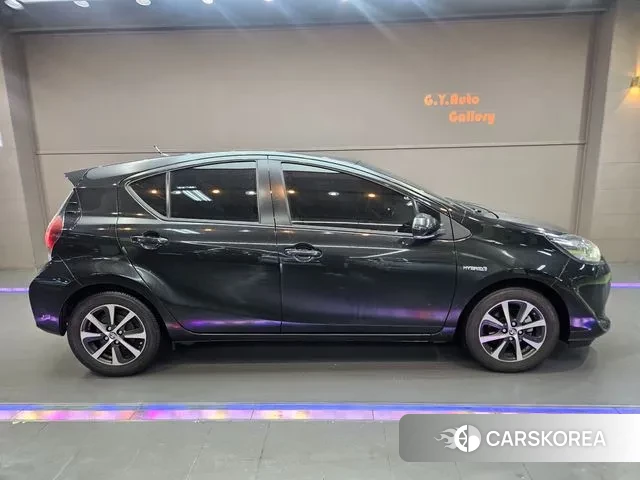 Toyota Prius C id 3484469 из Кореи 12
