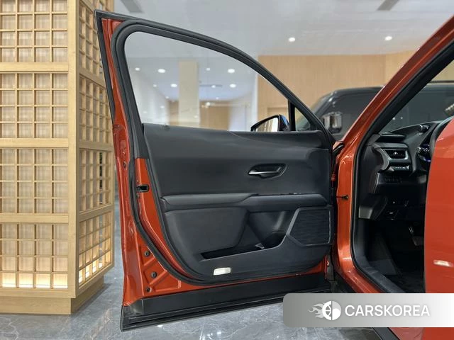 Lexus UX id 4329075 из Китая 12
