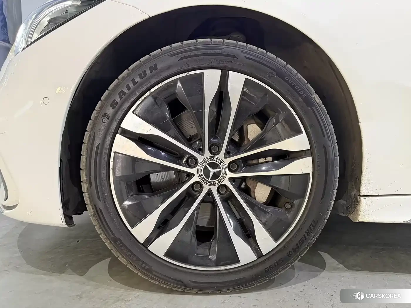 Mercedes-Benz C-class new energy 2023 Белый из Китая, фото 4