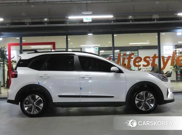 Kia Niro Plus id 3964428 из Кореи 13