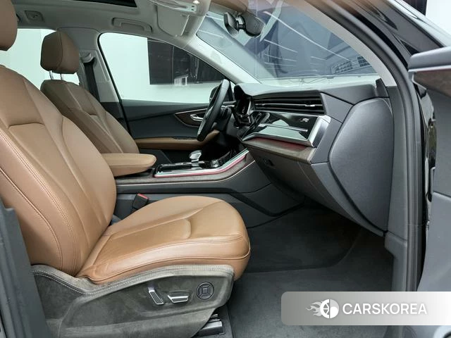 Audi Q7 2021 Черный из Китая, фото 5