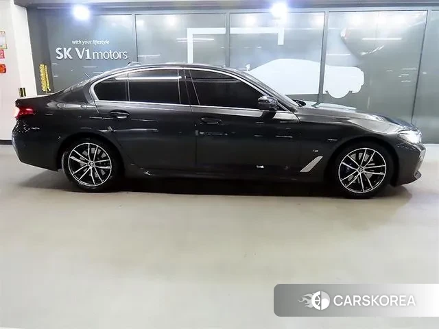 BMW 5 Series (G30) id 3442523 из Кореи 12