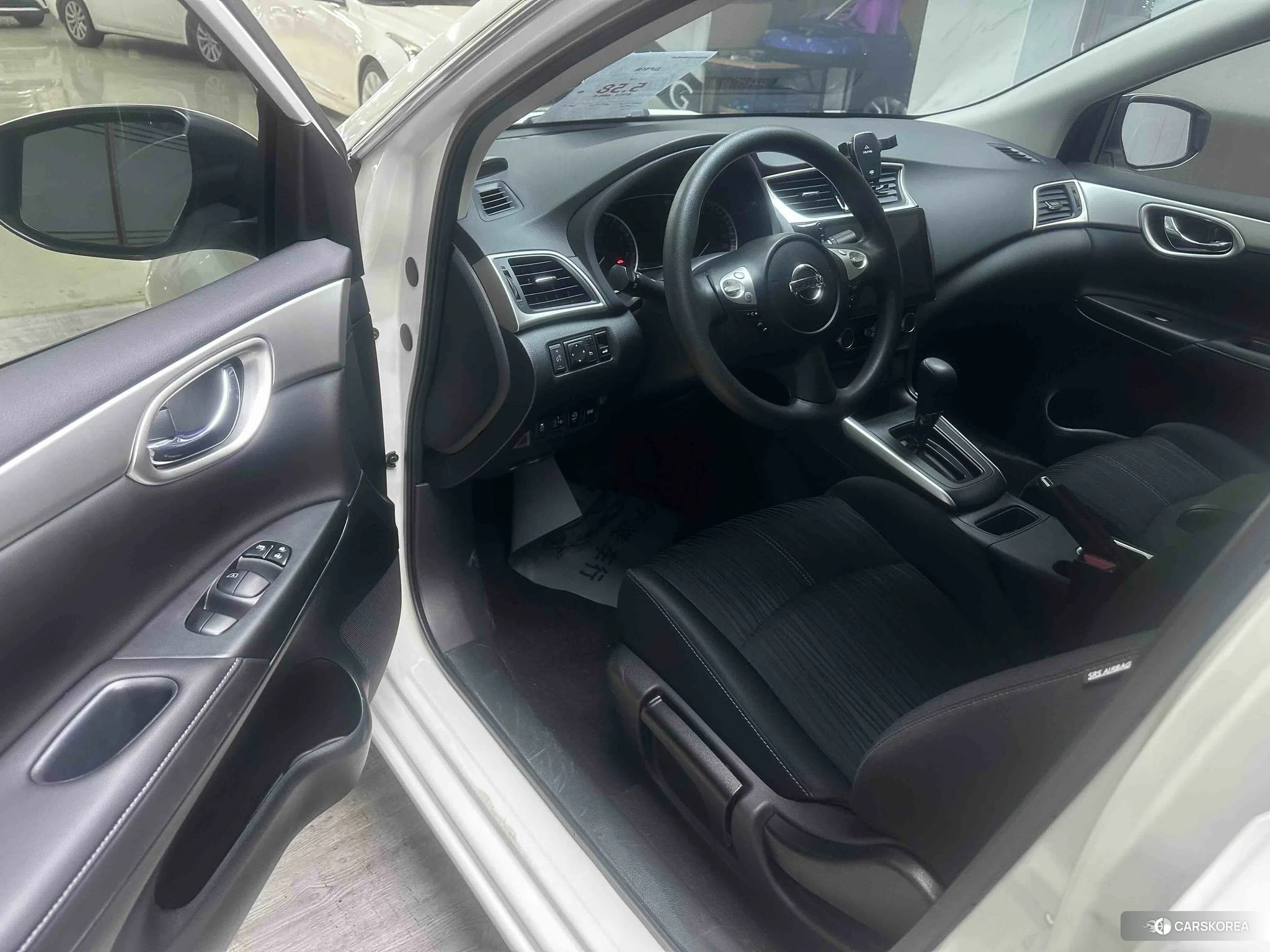 Nissan Xuan Yi 2024 Белый из Китая, фото 3