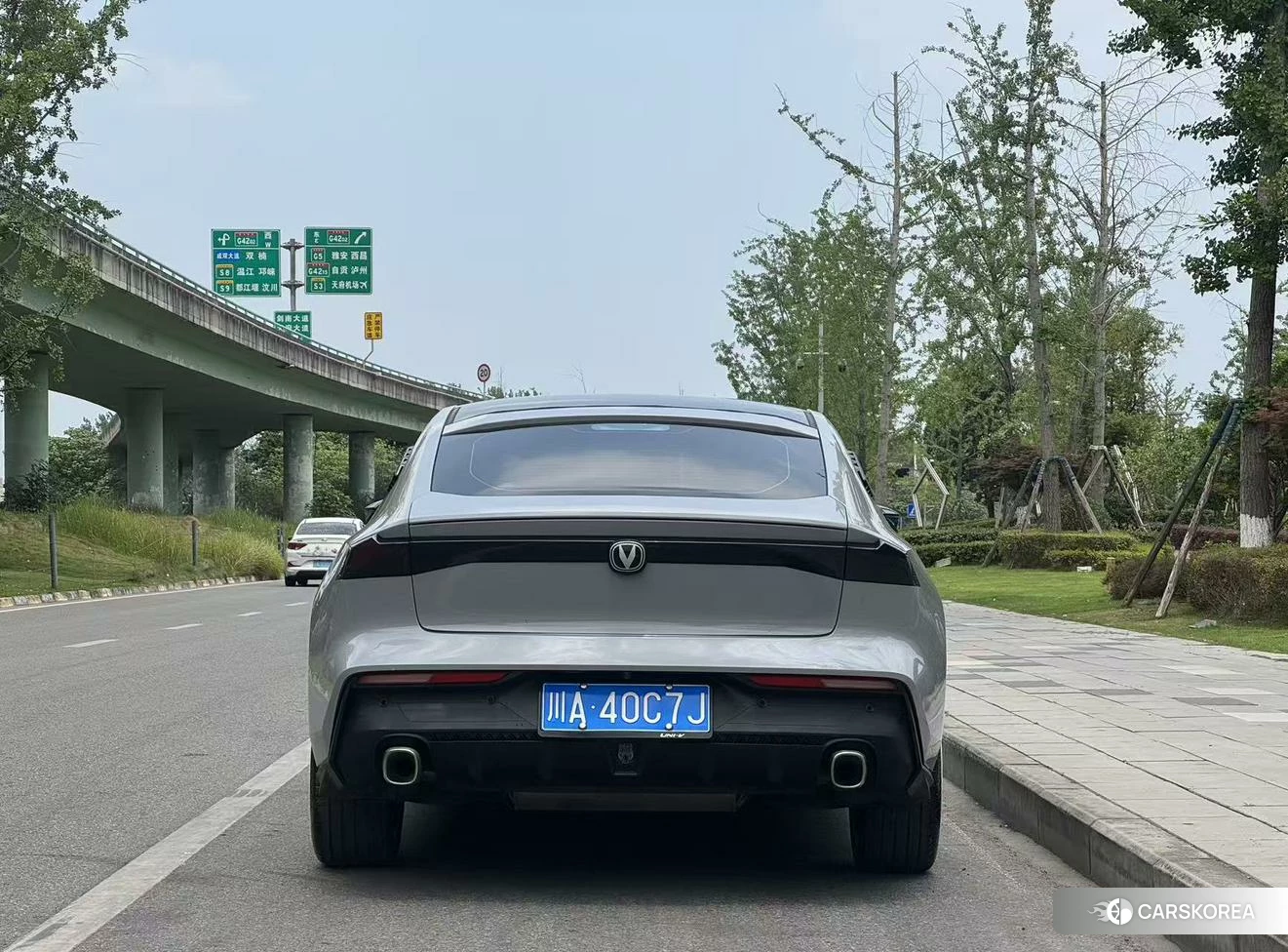Chang'an UNI-V 2023 Темно-серый из Китая, фото 3