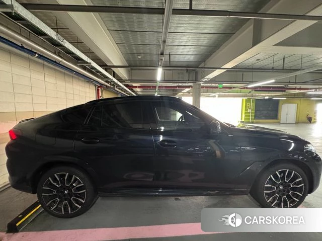 BMW X6 (G06) 2026 Черный из Кореи, фото 3