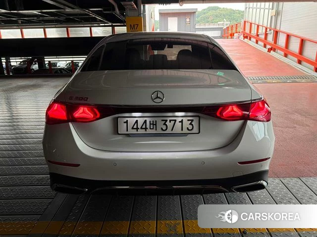 Mercedes-Benz E-Class W214 2025 Белый из Кореи, фото 3