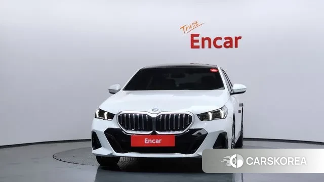 BMW 5 Series (G60) id 3507314 из Кореи 13