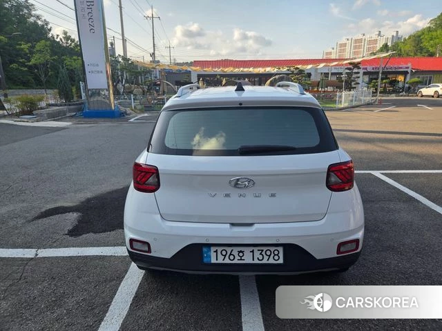 Hyundai Venue 2023 Белый из Кореи, фото 4