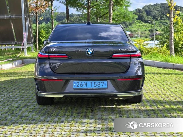 BMW i7 (G70) 2023 Серый из Кореи, фото 4