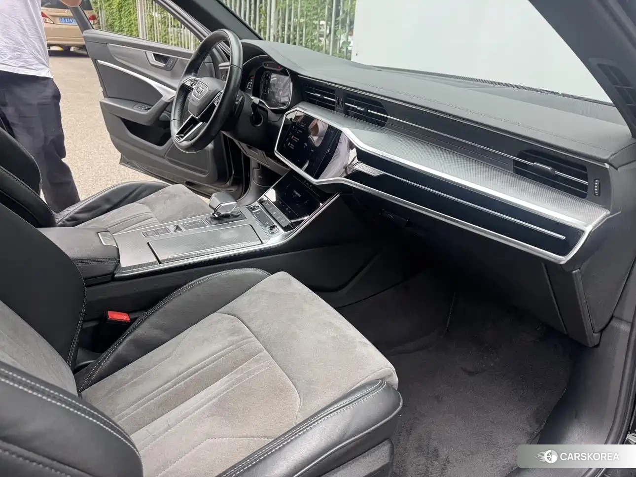 Audi A6L id 4674463 из Китая 15