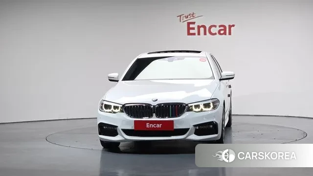 BMW 5 Series (G30) id 3357171 из Кореи 13