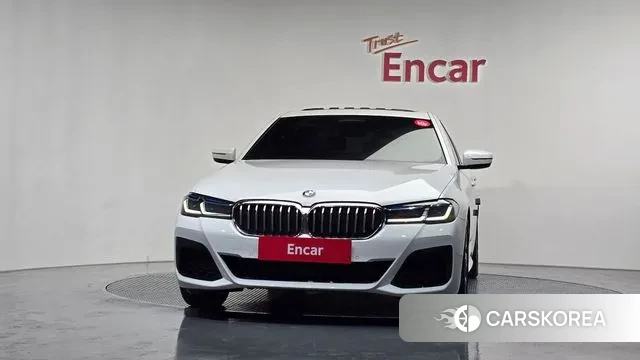 BMW 5 Series (G30) id 3366379 из Кореи 13