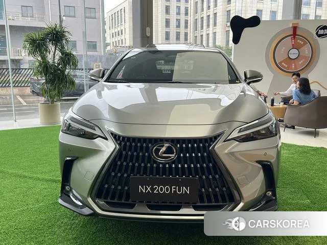 Lexus NX 2025 Серебристо-серый из Китая, фото 3