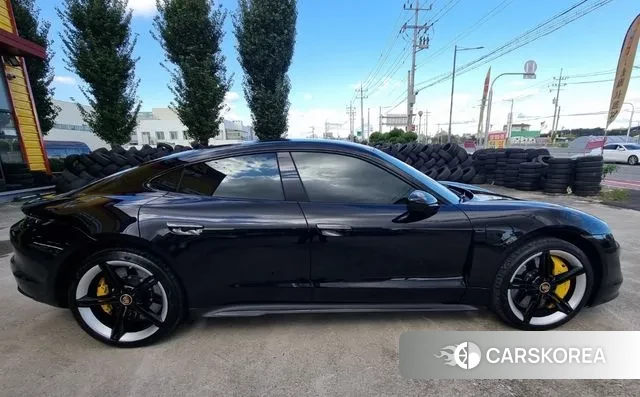 Porsche Taycan id 3273557 из Кореи 13