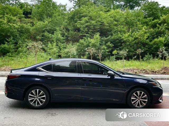 Lexus ES 2021 Синий из Китая, фото 4