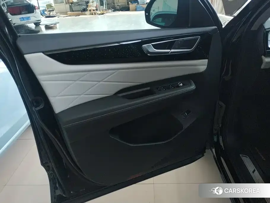Volkswagen Touareg id 4686274 из Китая 9