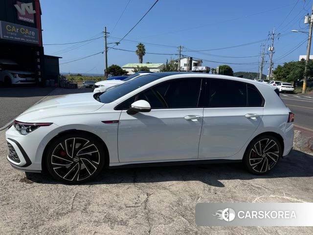 Volkswagen Golf 8th Generation 2024 Белый из Кореи, фото 3