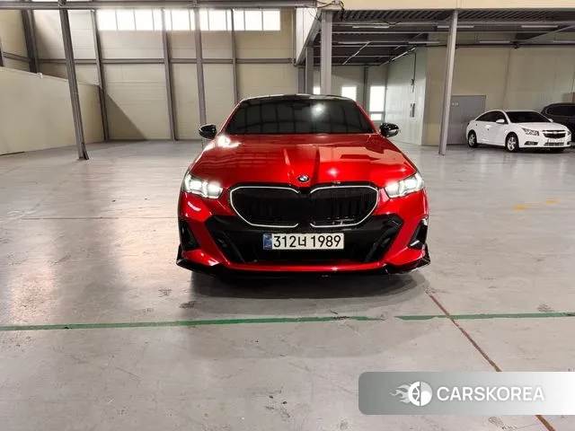 BMW 5 Series (G60) 2025 Серый из Кореи, фото 6