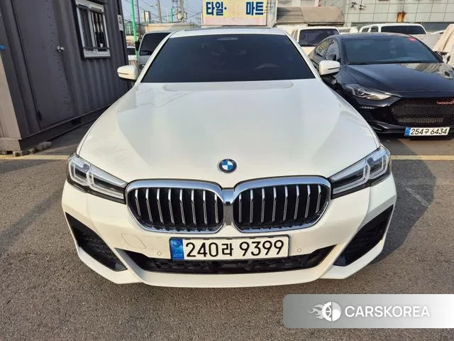 BMW 5 Series (G30) id 3625177 из Кореи 11