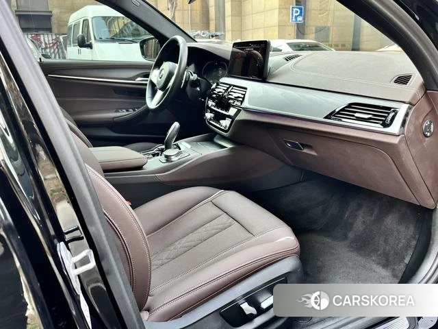 BMW 5 series 2023 Черный из Китая, фото 3