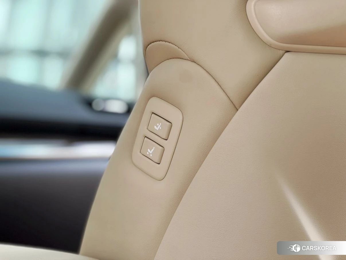 Toyota Elfa id 4441262 из Китая 17