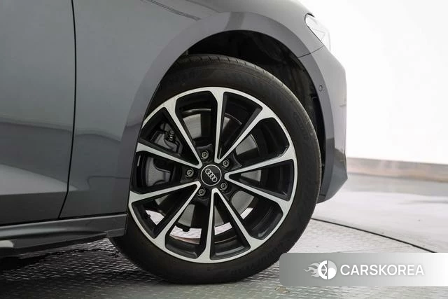 Audi A5L id 4275422 из Китая 18