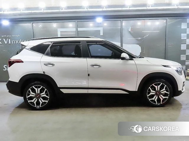Kia Seltos id 3827683 из Кореи 12