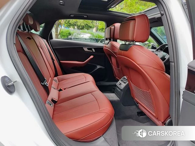 Audi A4L 2025 Белый из Китая, фото 3