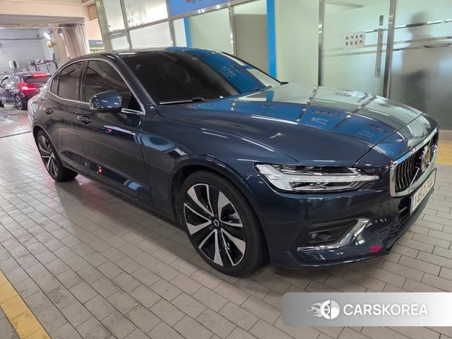 Volvo S60 3rd generation 2023 Синий из Кореи, фото 3