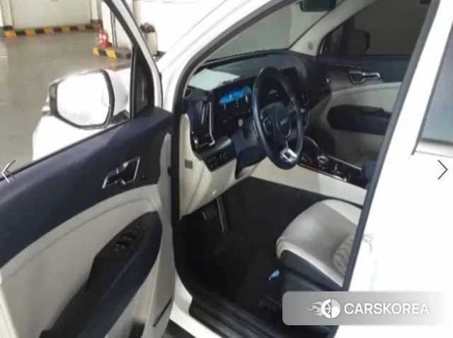 Kia Sportage 5th Generation Hybrid 2024 Белый из Кореи, фото 3