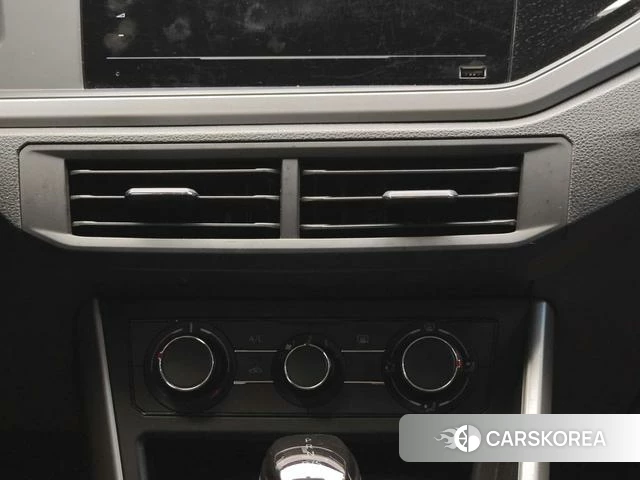 Volkswagen Polo id 4190386 из Китая 23