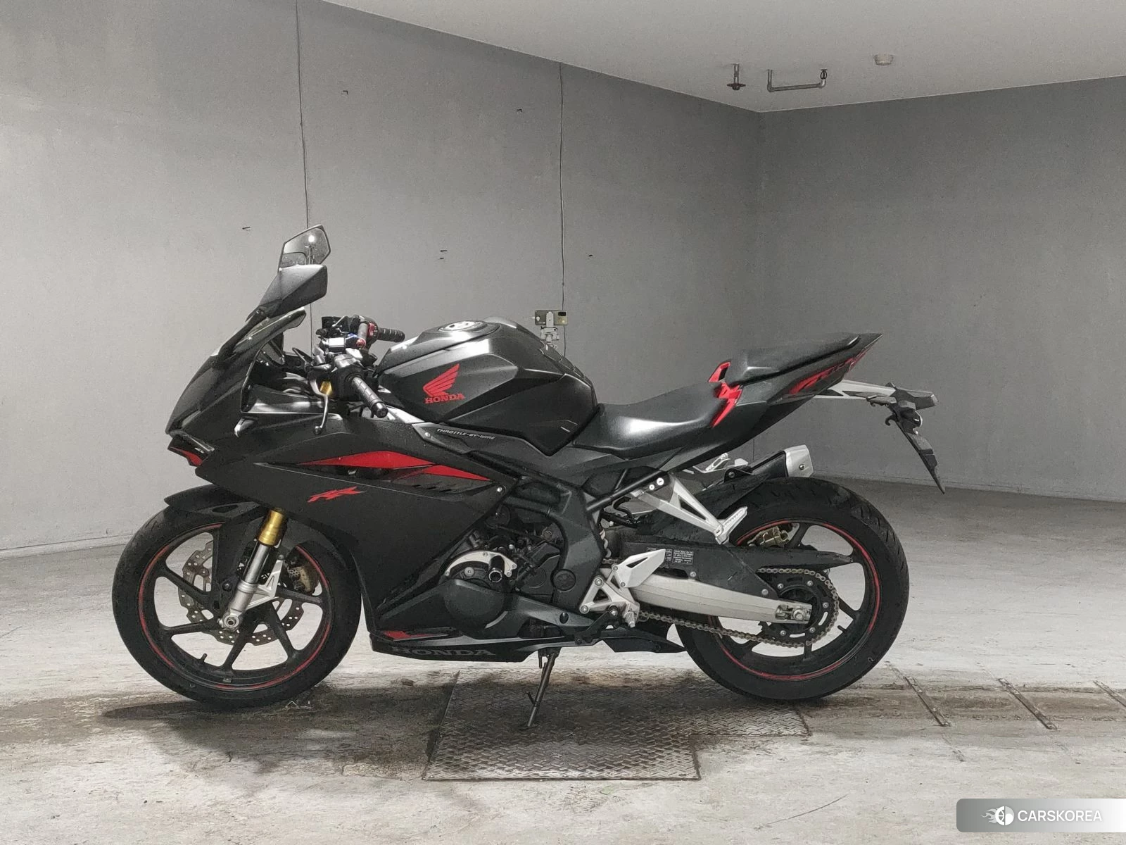 Проданный Honda CBR250RR id 4193010 из Японии, фото 3