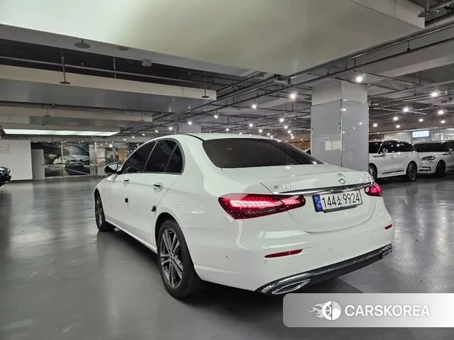 Mercedes-Benz E-Class W213 2022 Белый из Кореи, фото 6