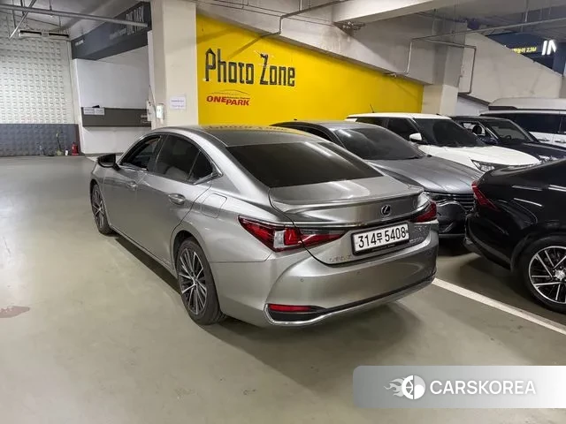 Lexus ES300h 7th generation 2022 Серый из Кореи, фото 3