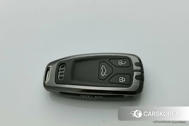 Audi Q5L id 4313970 из Китая 17