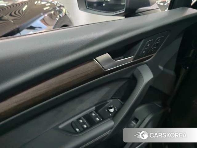 Audi Q5L id 4341825 из Китая 8
