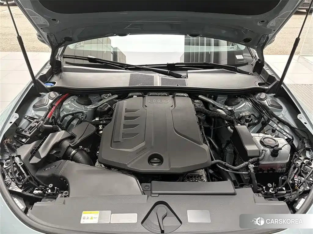 Audi A5L id 4653858 из Китая 7