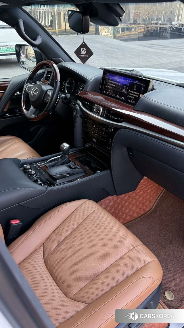 Lexus LX id 4262452 из Китая 13