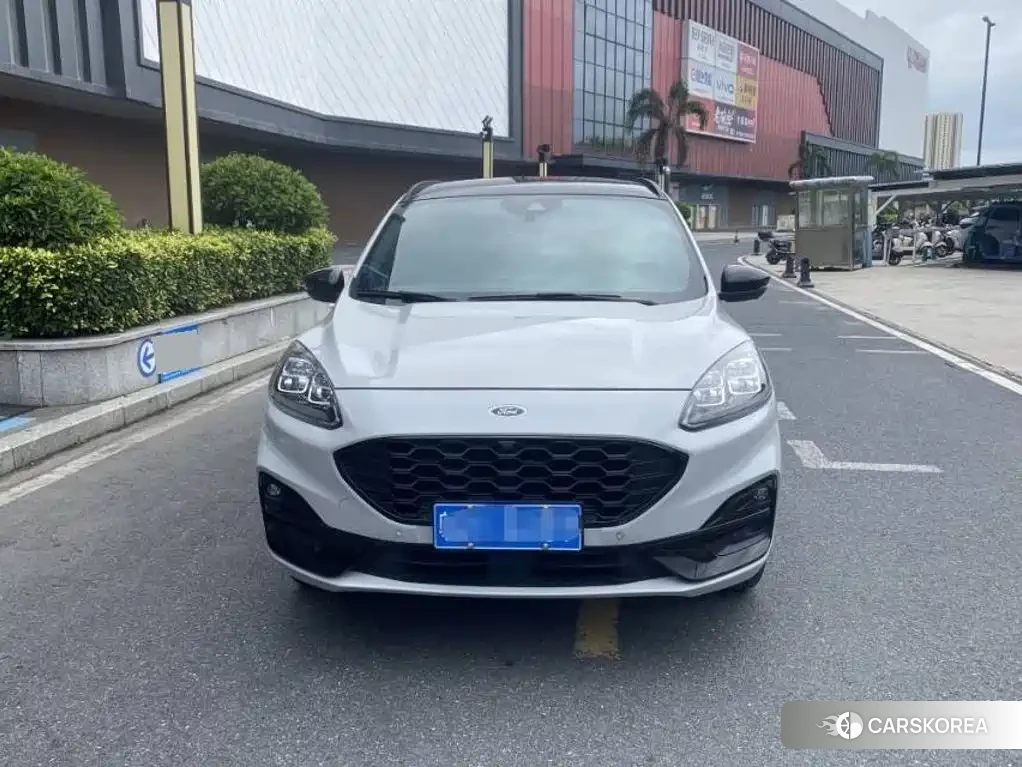 Ford Escape 2023 Белый из Китая, фото 3