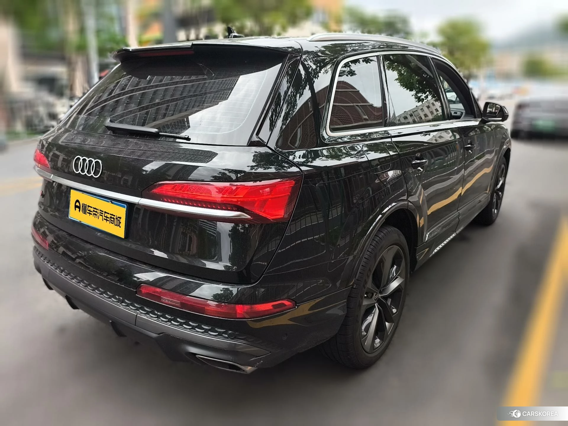 Audi Q7 2024 Черный из Китая, фото 3