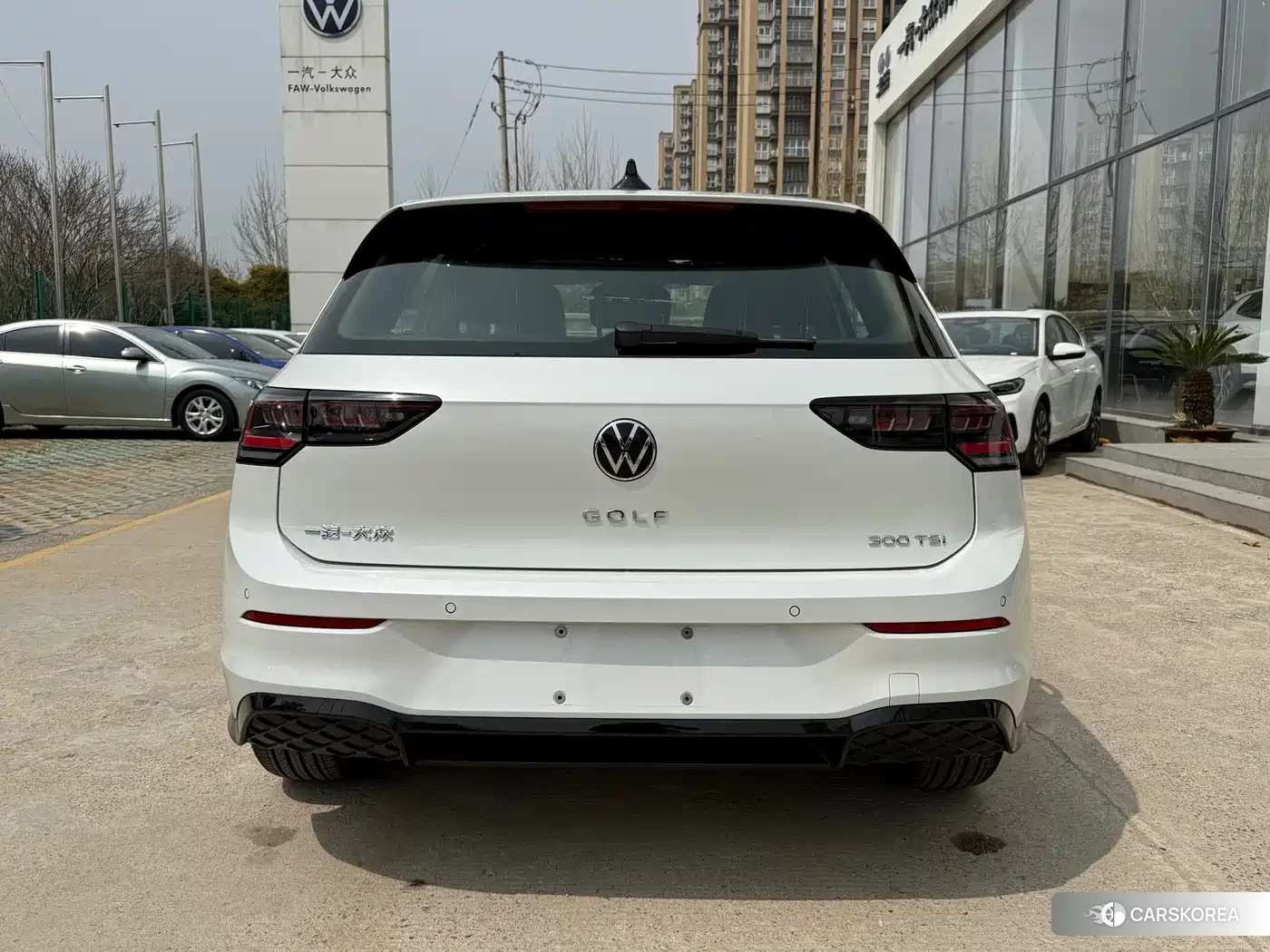 Volkswagen Golf 2025 Белый из Китая, фото 4