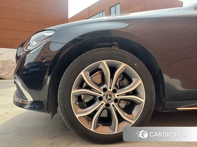 Mercedes-Benz E-class id 3857275 из Китая 10