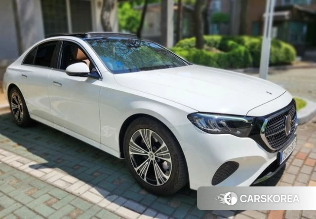 Mercedes-Benz E-Class W214 2024 Белый из Кореи, фото 3