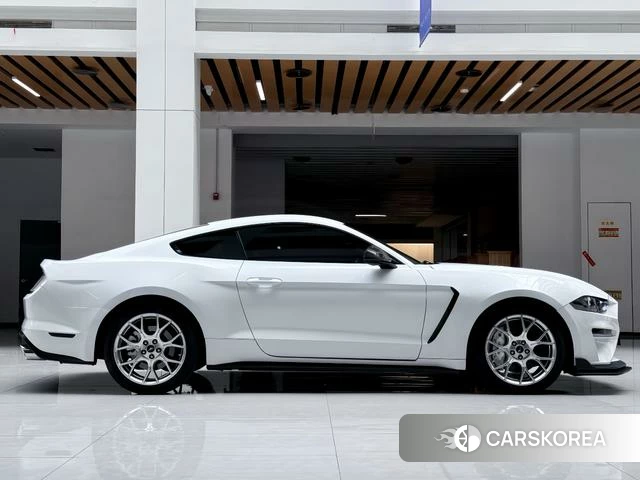 Ford Mustang 2019 Белый из Китая, фото 3