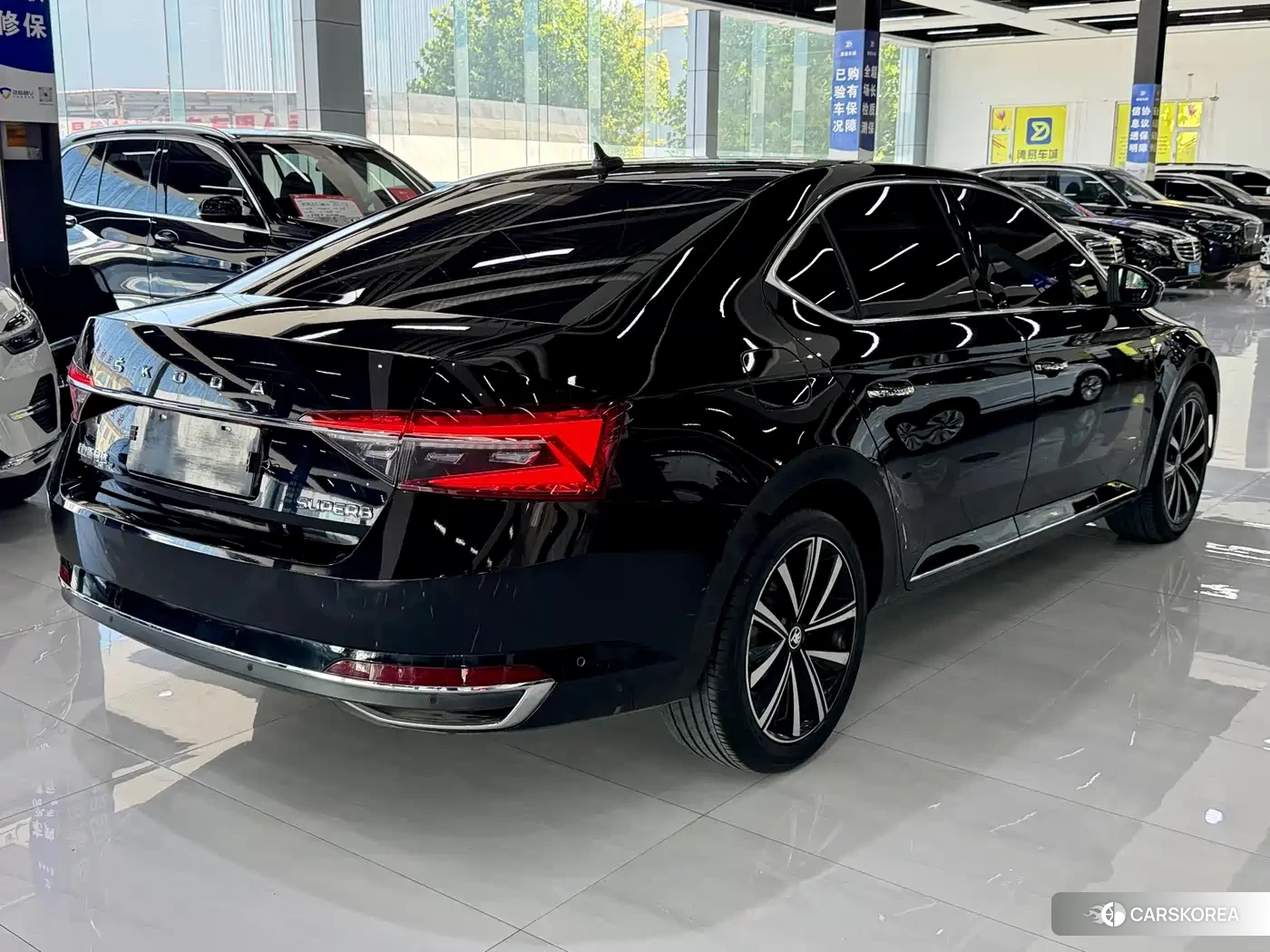 Skoda Superb id 4589283 из Китая 8