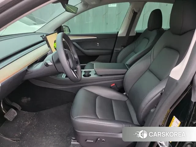 Tesla Model Y 2024 Черный из Кореи, фото 4