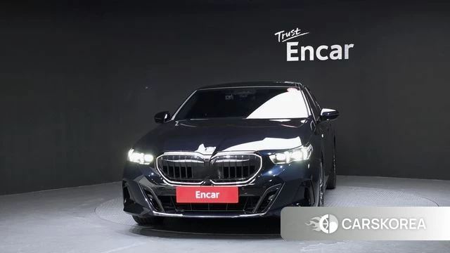BMW 5 Series (G60) id 4630157 из Кореи 23