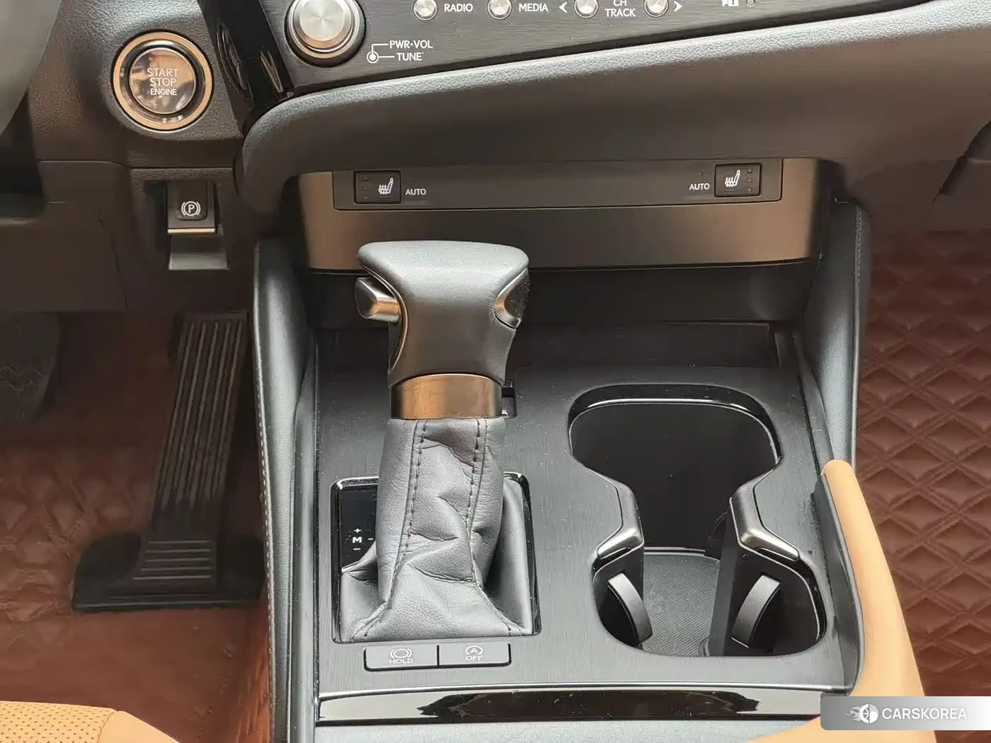 Lexus ES 2024 Silver/gray из Китая, фото 5