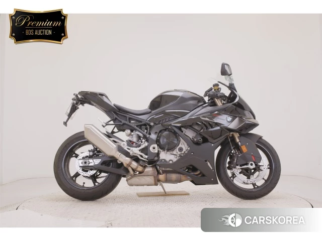 BMW S1000RR 2025 из Японии