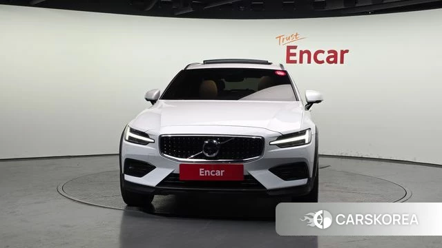Volvo V60 Cross-Country 2nd Generation id 4324701 из Кореи 23